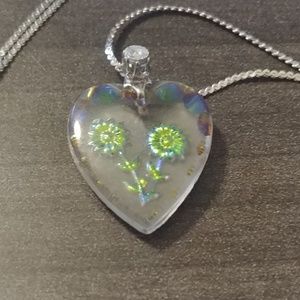 Clear with green iridescent daisys necklace